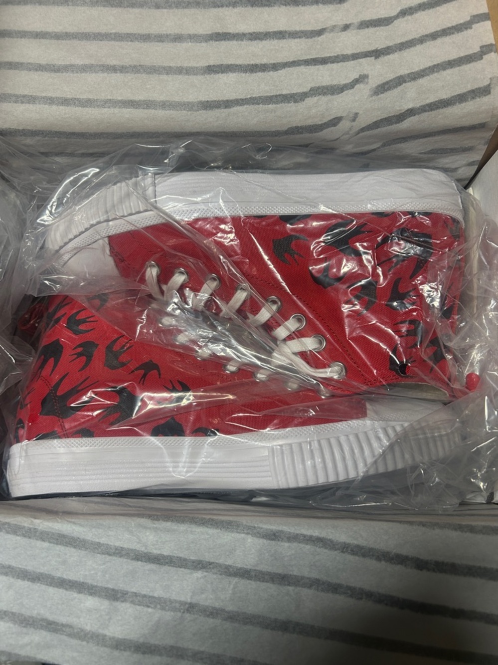 MCQ Swallow Logo Unisex Shoe Label - Black & White & Red - Picture 2 of 6